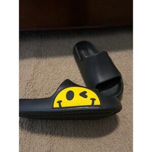 Women's slip on smiley Sandals size 6